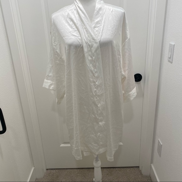"I Do" by Victoria's Secret white Bride robe with rhinestones. One Size - Picture 3 of 12